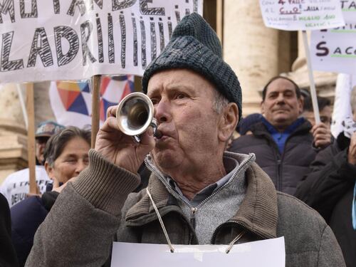Protesta davanti a Bankitalia