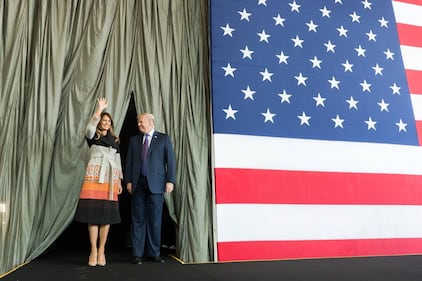  Melania Trump, Natale ironico sui social 23