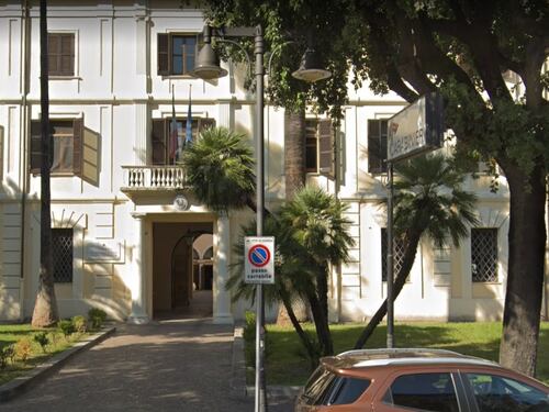Cosenza, marito romeno la pesta e la stupra: divieto di dimora