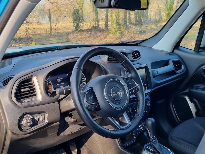 Jeep Renegade e-Hybrid, guarda le foto 9