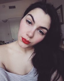 Valentina Nappi, curve hot su Instagram 22