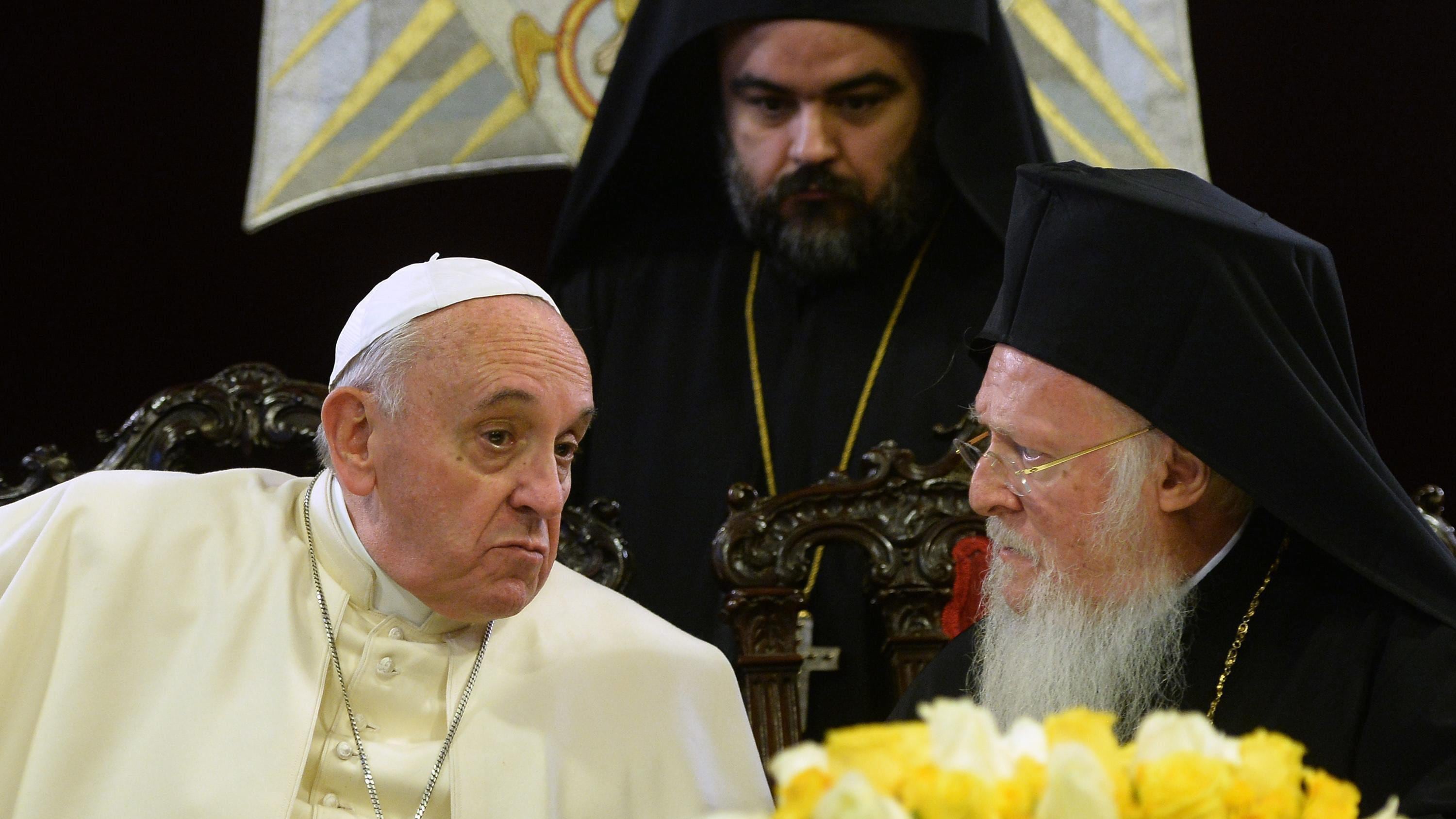 Papa Francesco: "I leader islamici condannino tutti il terrorismo"