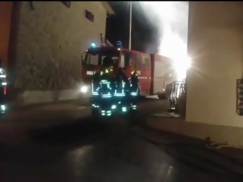 Padova, indiano accoltellato e dato alle fiamme, paura nel residence