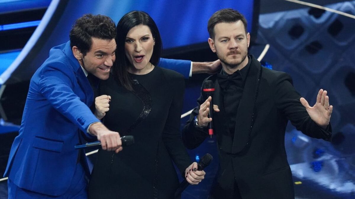 "Vogliono farci litigare": il duro sfogo della Pausini