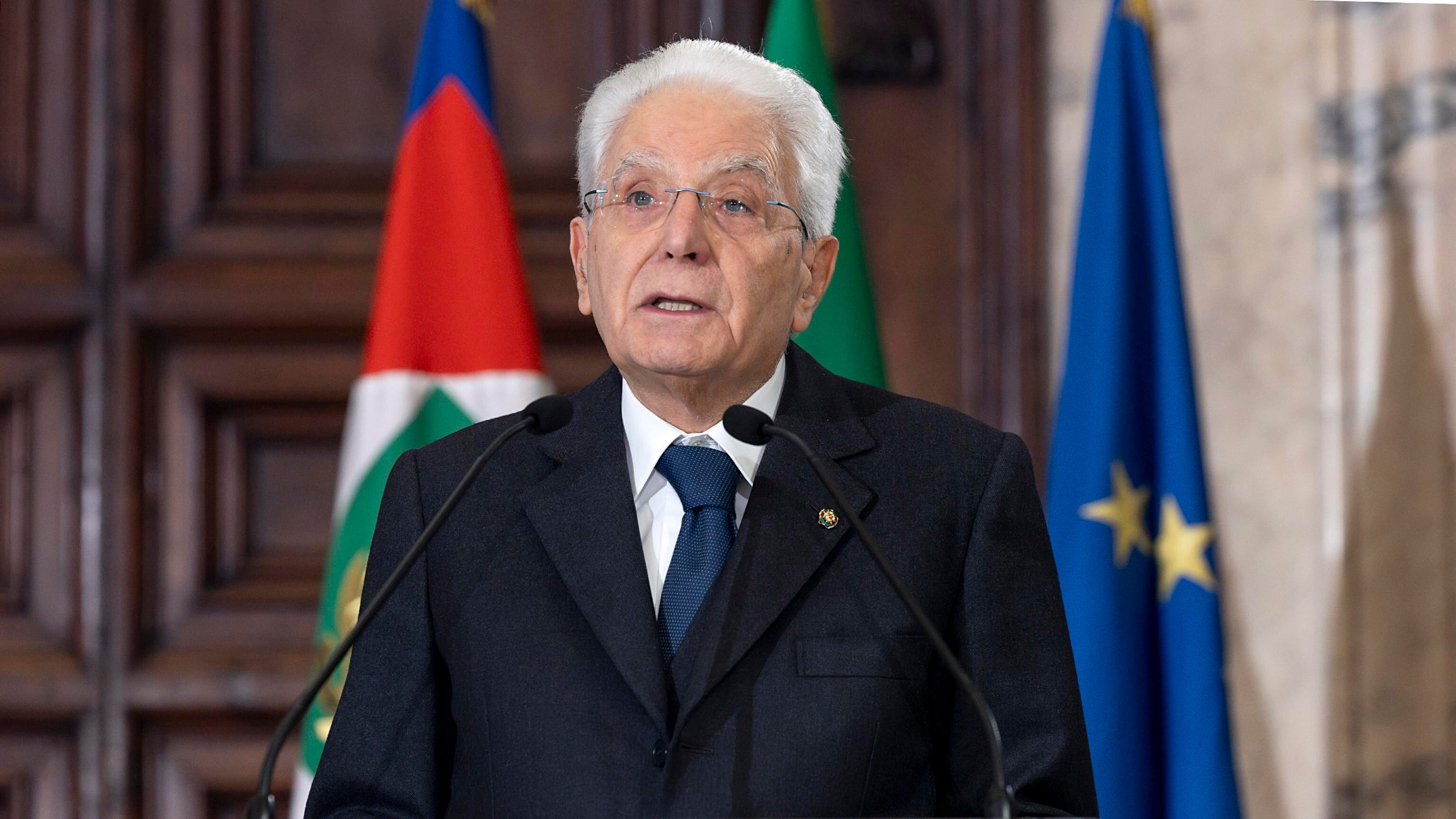 Mattarella: "Spese militari? Impopolari ma necessarie"