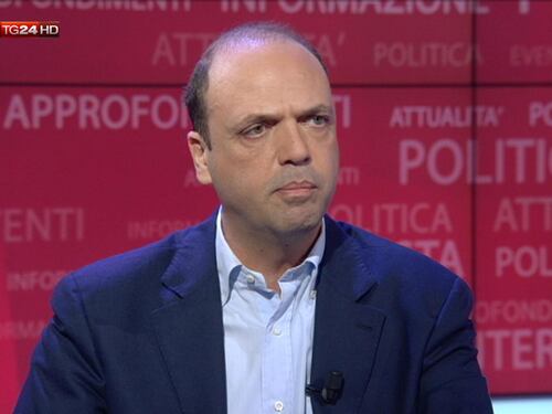 Il centro invisibile e i politici à la carte