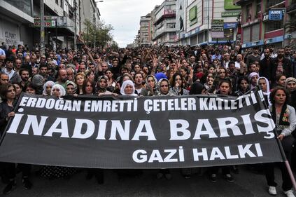 Cordoglio e proteste per i morti di Ankara 5