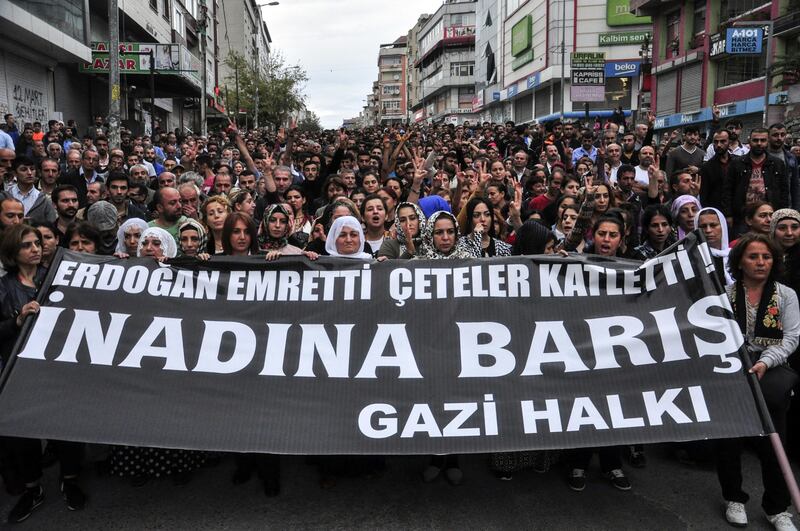 Cordoglio e proteste per i morti di Ankara 5