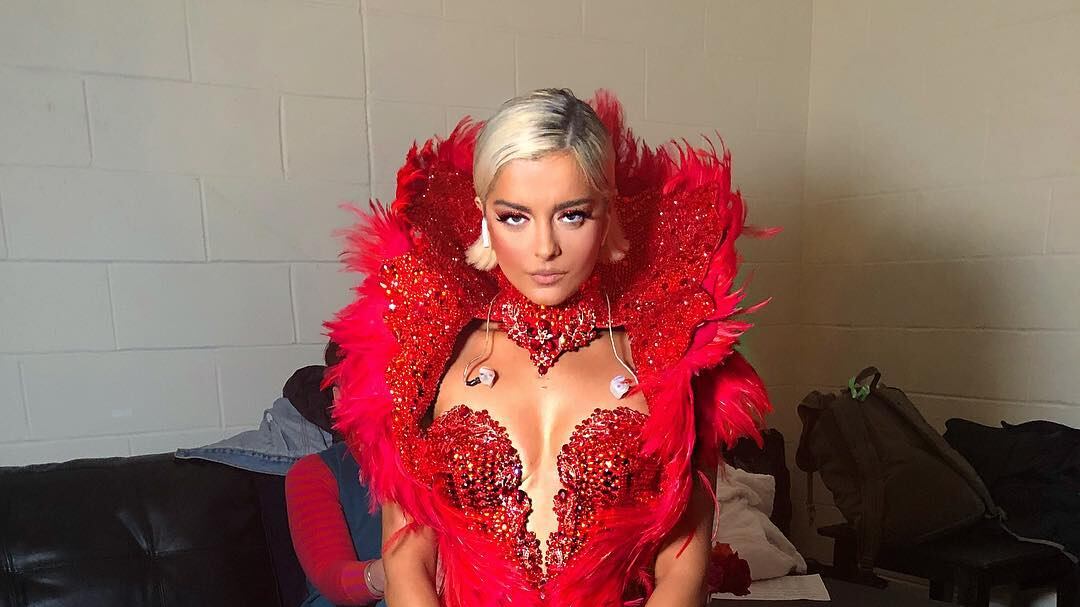 Bebe Rexha contro il padre e contro gli hater