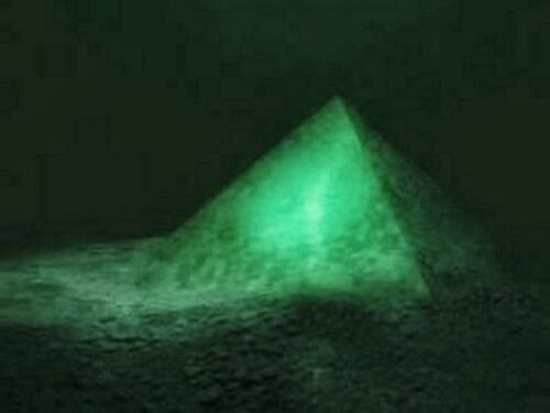 La piramide ritrovata sul fondale delle Azzorre
