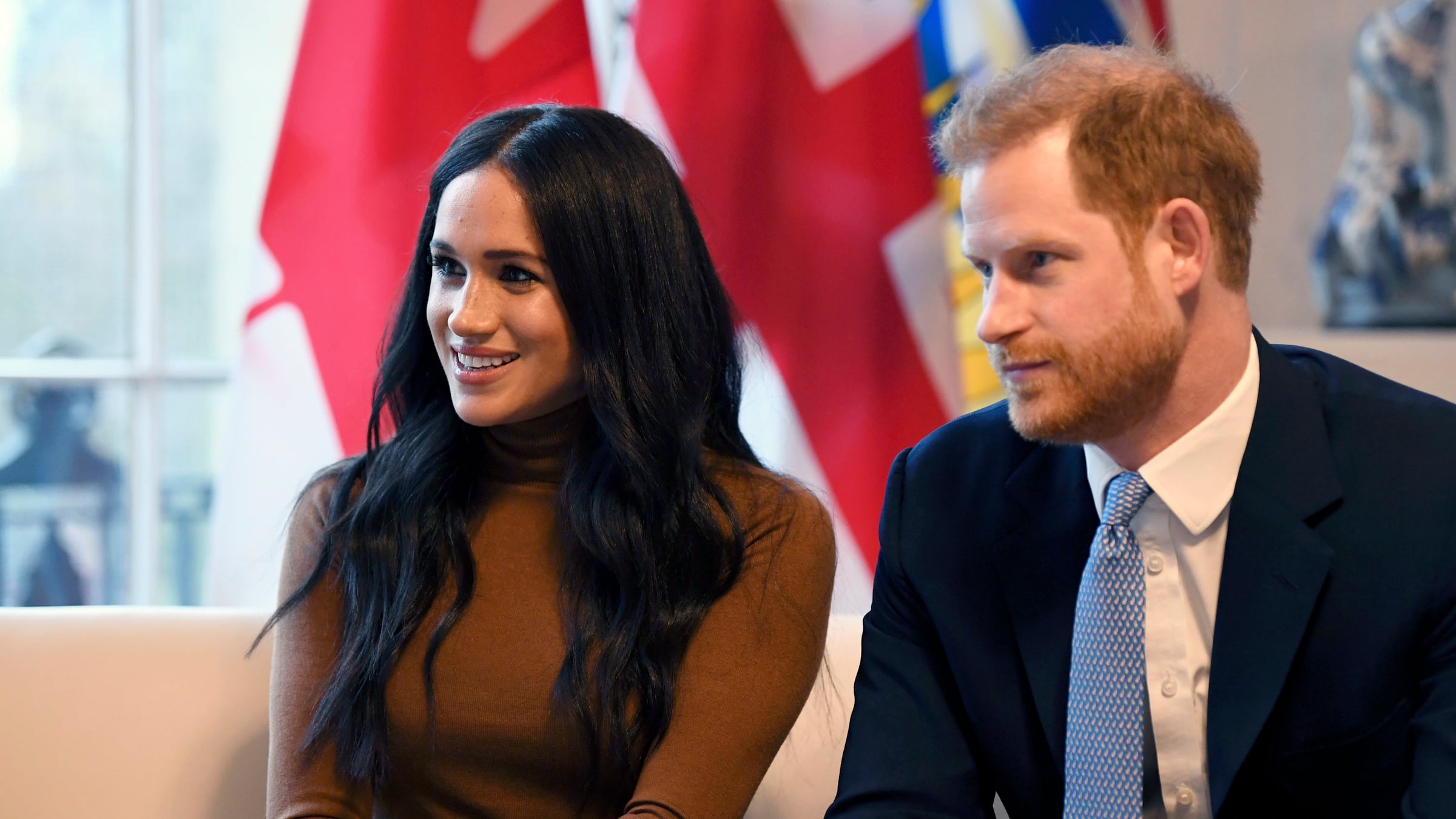 Spunta il retroscena choc: "La guerra fra Meghan e la regina è iniziata 4 giorni dopo le nozze con Harry"