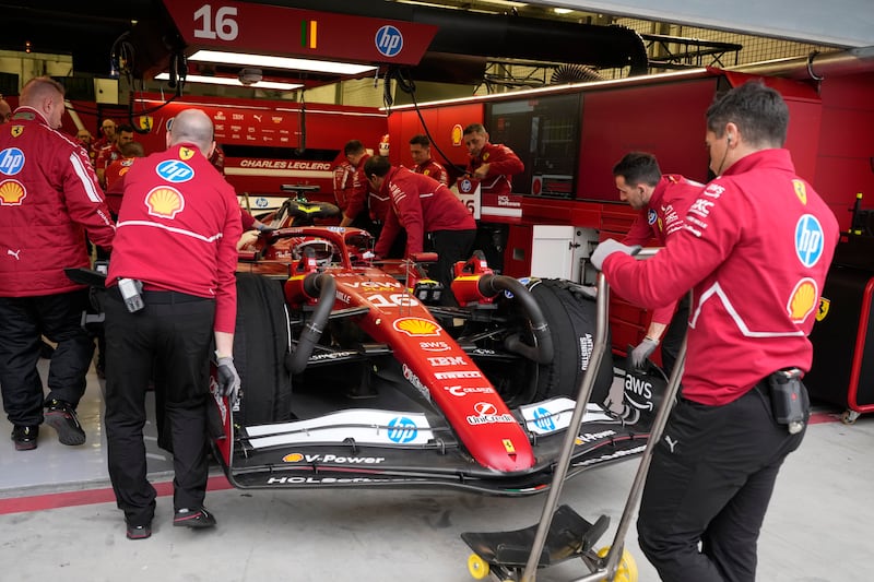 F1 Sakhir Hamilton box