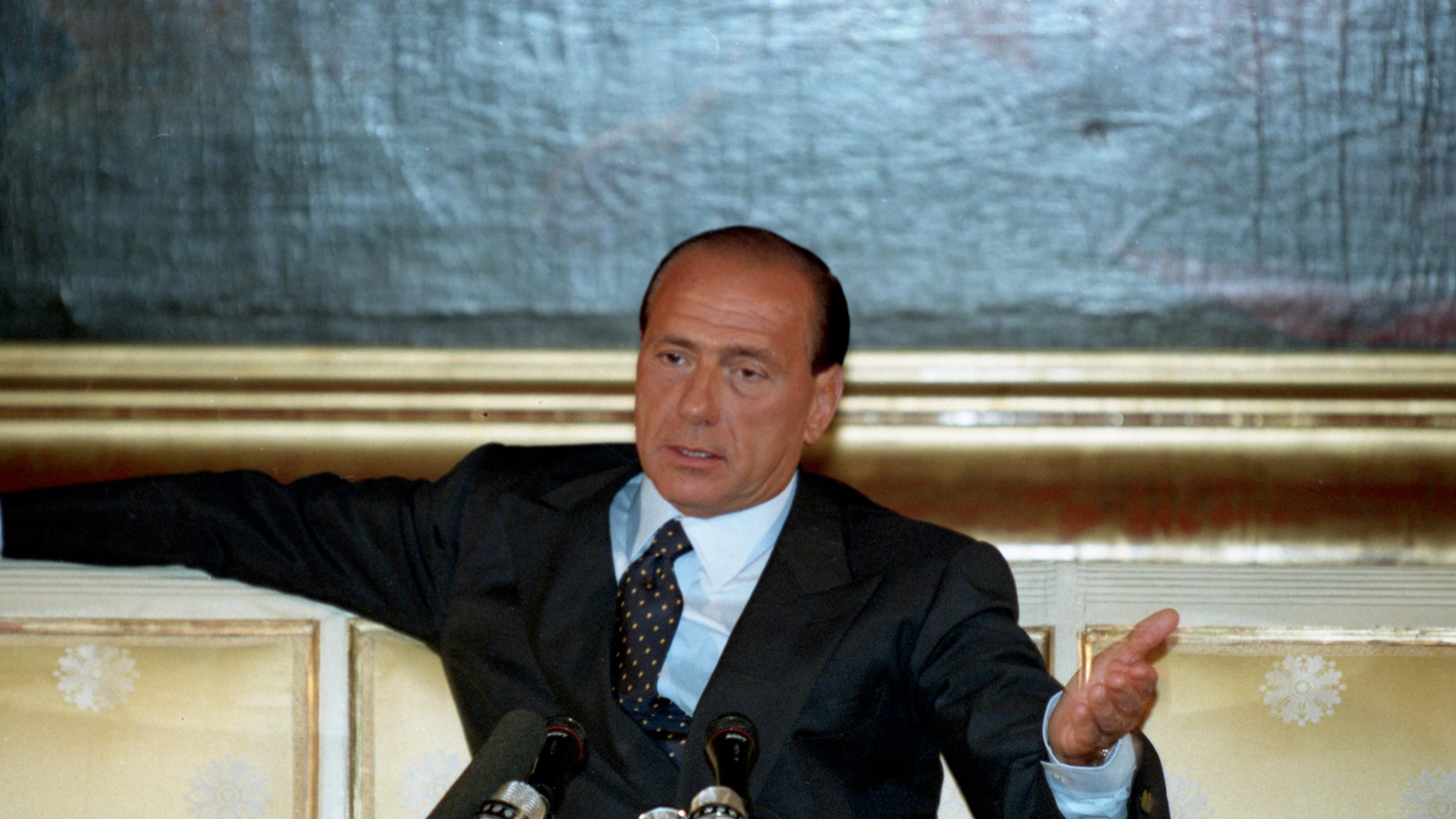 Berlusconi è davvero eterno. Lo certificano i suoi processi