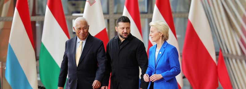 Zelensky al Consiglio europeo: “Priorità assoluta l’energia”. Sul tavolo guerra e sanzioni