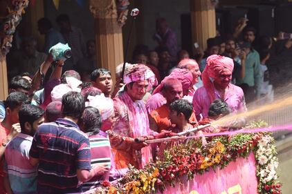 in India inizia l'Holi Festival  9