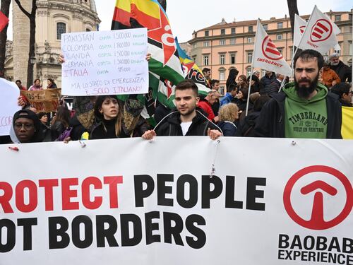 Dai permessi all'hotspot. Le bugie della sinistra per affossare il decreto