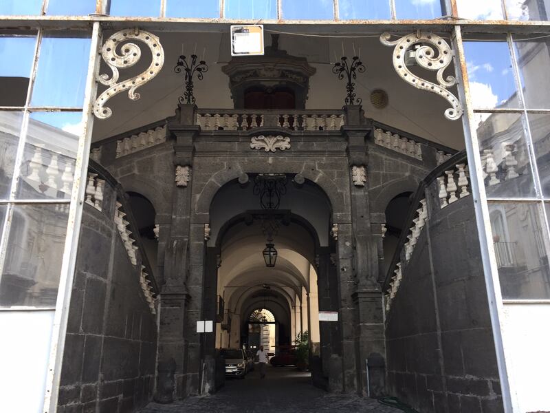 Napoli, il Pallonetto di Santa Lucia 16