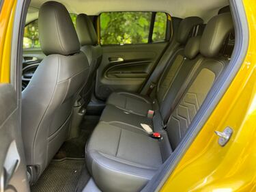 Jeep Avenger 1.2 Summit: guarda la gallery del B SUV a benzina 22