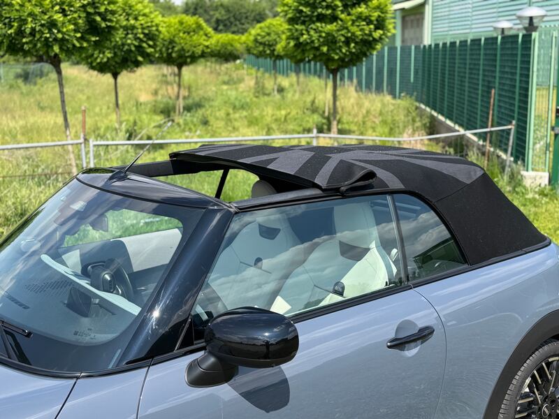 MINI Cabrio 2025: guarda la gallery della nuova decappottabile da città 14
