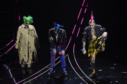 Sanremo 2024: ecco il look della terza serata del Festival di La Sad  6