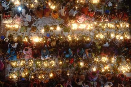 Le foto di questa festa indù vi lasceranno senza parole 13