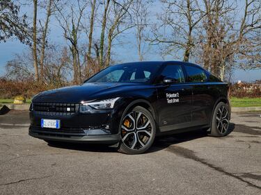 Polestar 2, guarda le foto 1