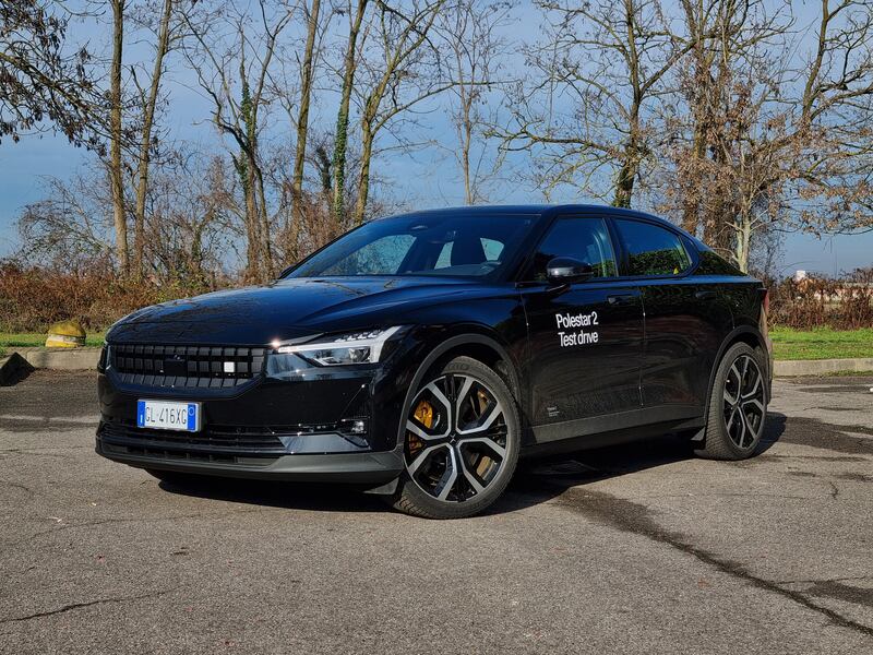 Polestar 2, guarda le foto 1