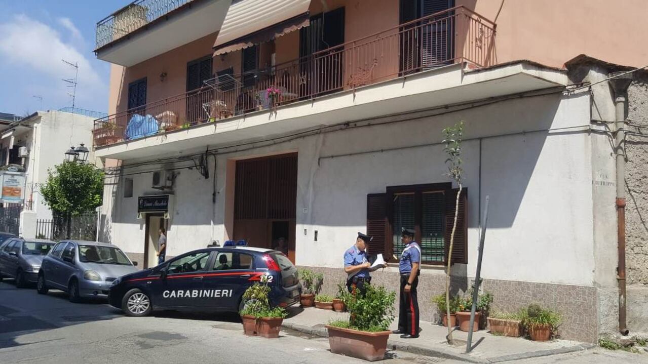 15enni picchiati con tirapugni dal branco: arrestati 5 minorenni