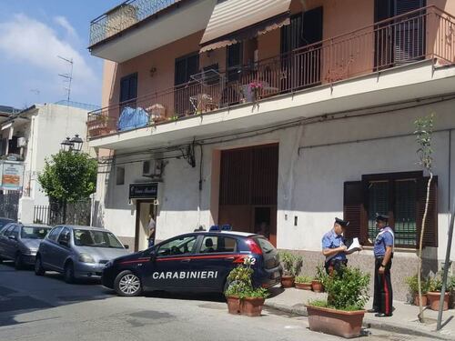 15enni picchiati con tirapugni dal branco: arrestati 5 minorenni
