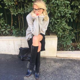 Alessia Marcuzzi favolosa con uno spacco inguinale 22