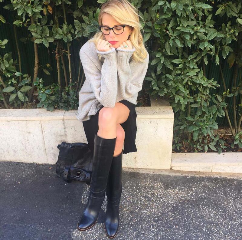 Alessia Marcuzzi favolosa con uno spacco inguinale 22