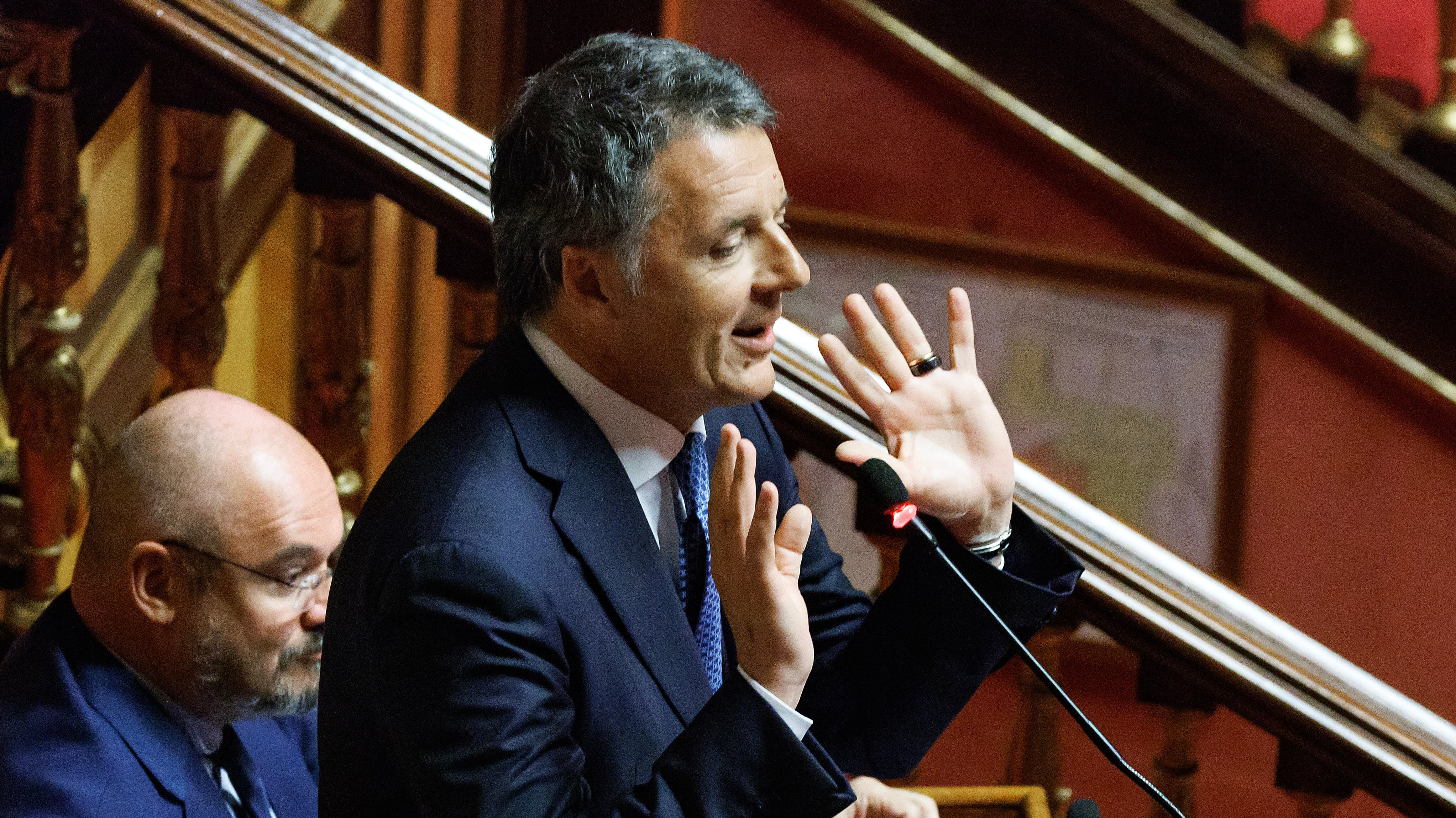 I sospetti di Fratelli d'Italia su Renzi. Iv: "Nessuno gli ha dato notizie riservate"