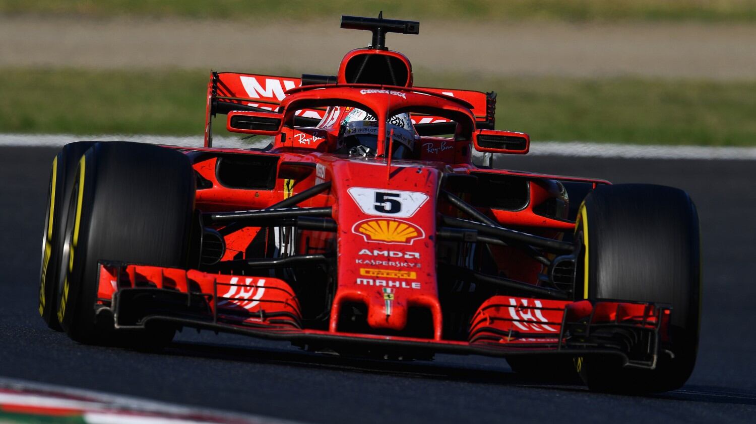 Formula Uno, Vettel amaro: "Un vero disastro". Hamilton: "Una vera goduria"