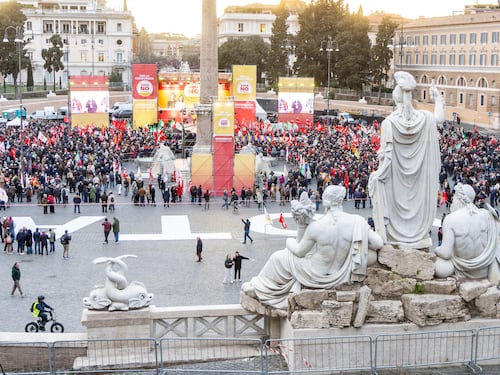 La piazza è un flop. E Diaco punge il No: "Non sono un lacchè"