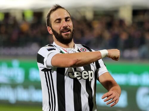 Higuain risponde ai critici: "Facile parlare seduti sul divano"