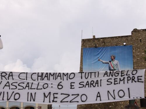 Angelo Vassallo, il sindaco pescatore freddato sulla sua auto