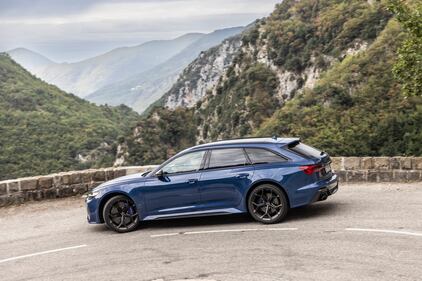 Audi RS6 Performance 2023: guarda la gallery del primo contatto 11