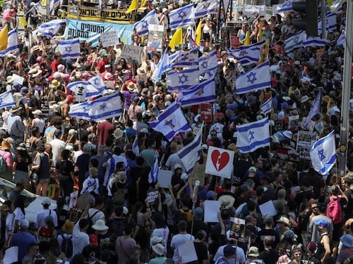 Lo sciopero generale blocca Israele. Netanyahu: "Una vergogna, segnale pro-Sinwar""