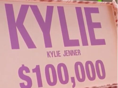 Kylie Jenner regala 200 mila dollari ad una studentessa in difficoltà