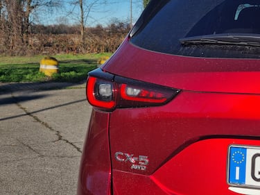 Mazda CX-5 2023, guarda le foto 1
