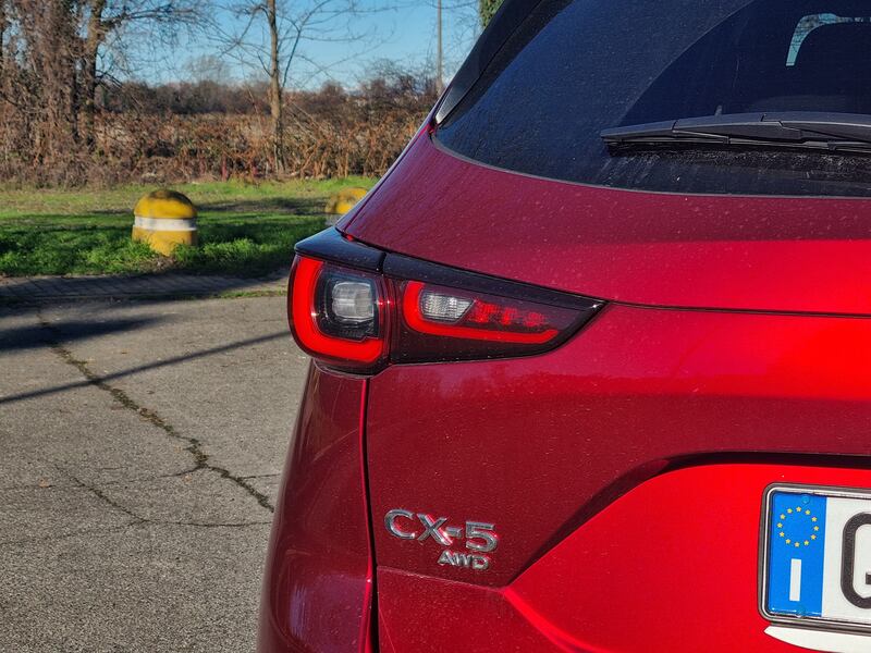 Mazda CX-5 2023, guarda le foto 1