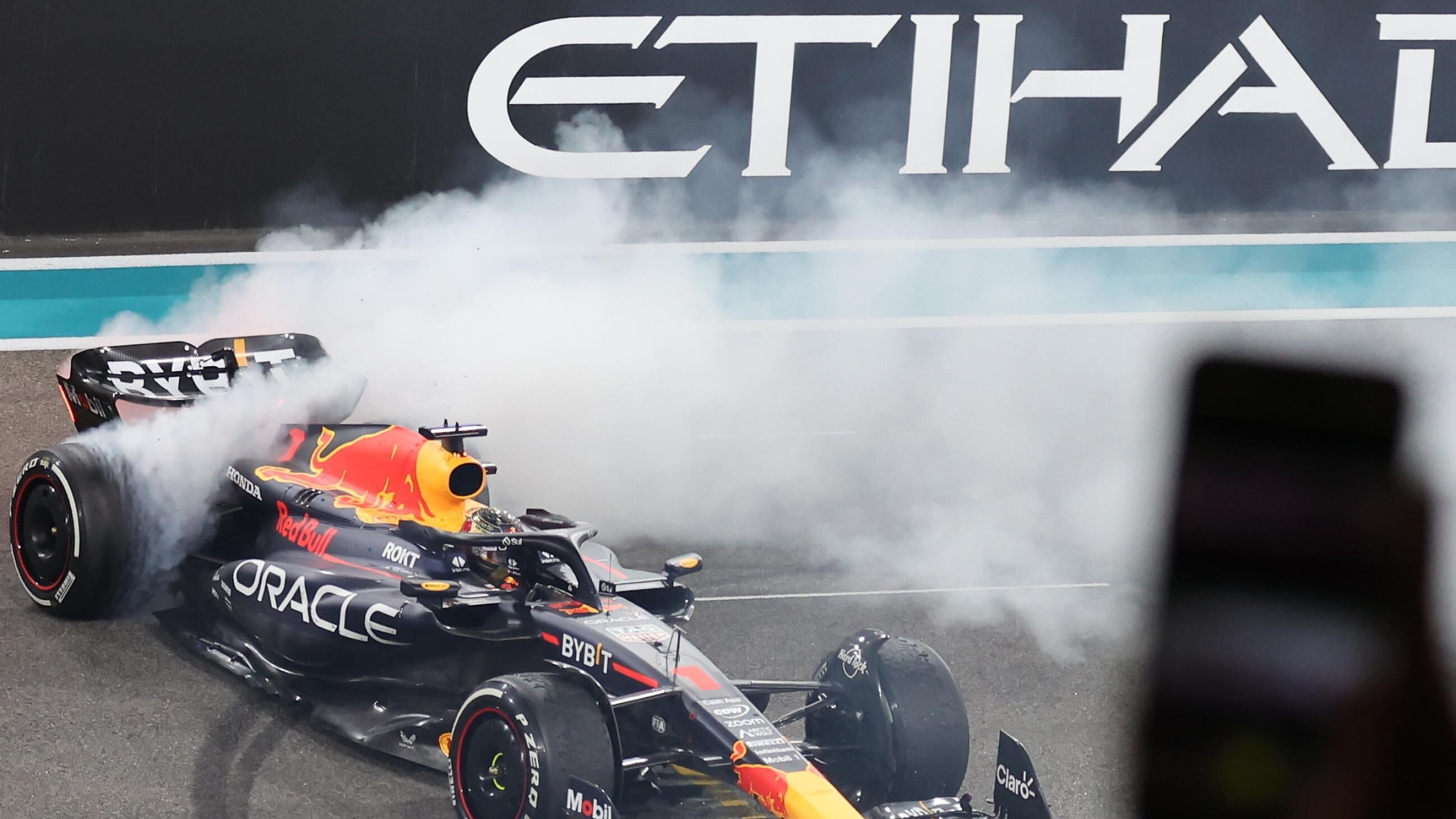 Max solo Max. E Leclerc 2° non "sorpassa" la Mercedes