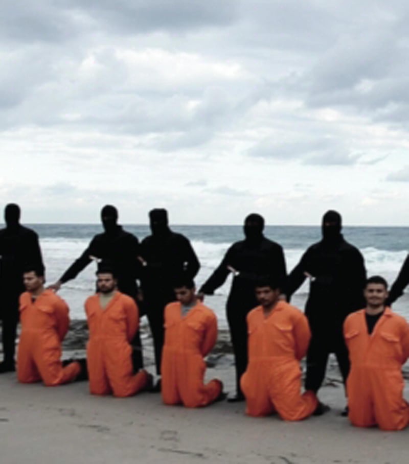 Libia, jihadisti dell'Isis decapitano i cristiani copti  6