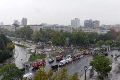 Attentato in Turchia: kamikaze si fa esplodere davanti al ministero degli Interni ad Ankara 3
