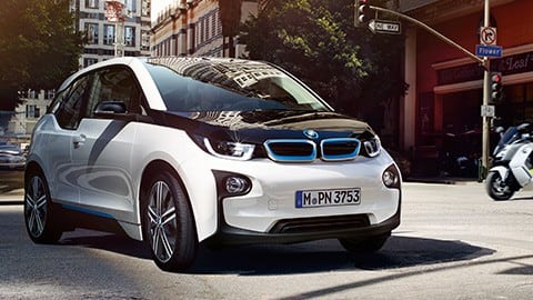 Bmw, scossa verde e niente nozze