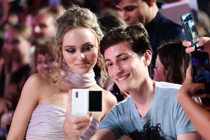 Bagno di folla al red carpet di "The King" per Timothée Chalamet e Lily-Rose Depp 5