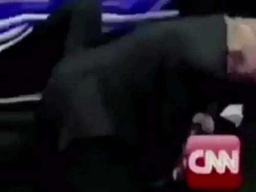 Trump pubblica un video in cui prende a pugni in faccia la Cnn: è polemica