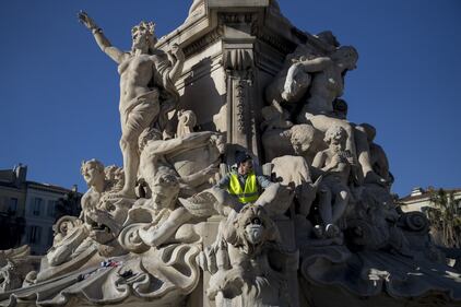 Francia, proteste contro la riforma delle pensioni 5