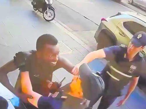 Lo straniero ferisce due agenti. Ma il giudice lo rimette in libertà