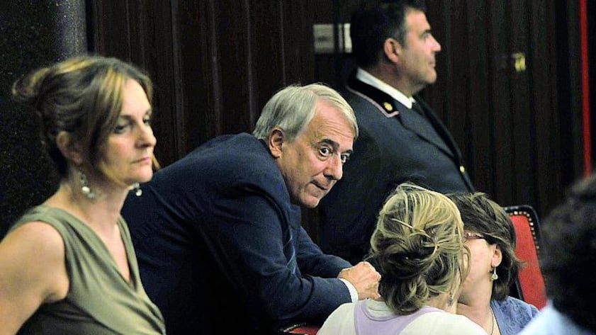 Pisapia getta la maschera e dice sì alle adozioni per le coppie omosessuali